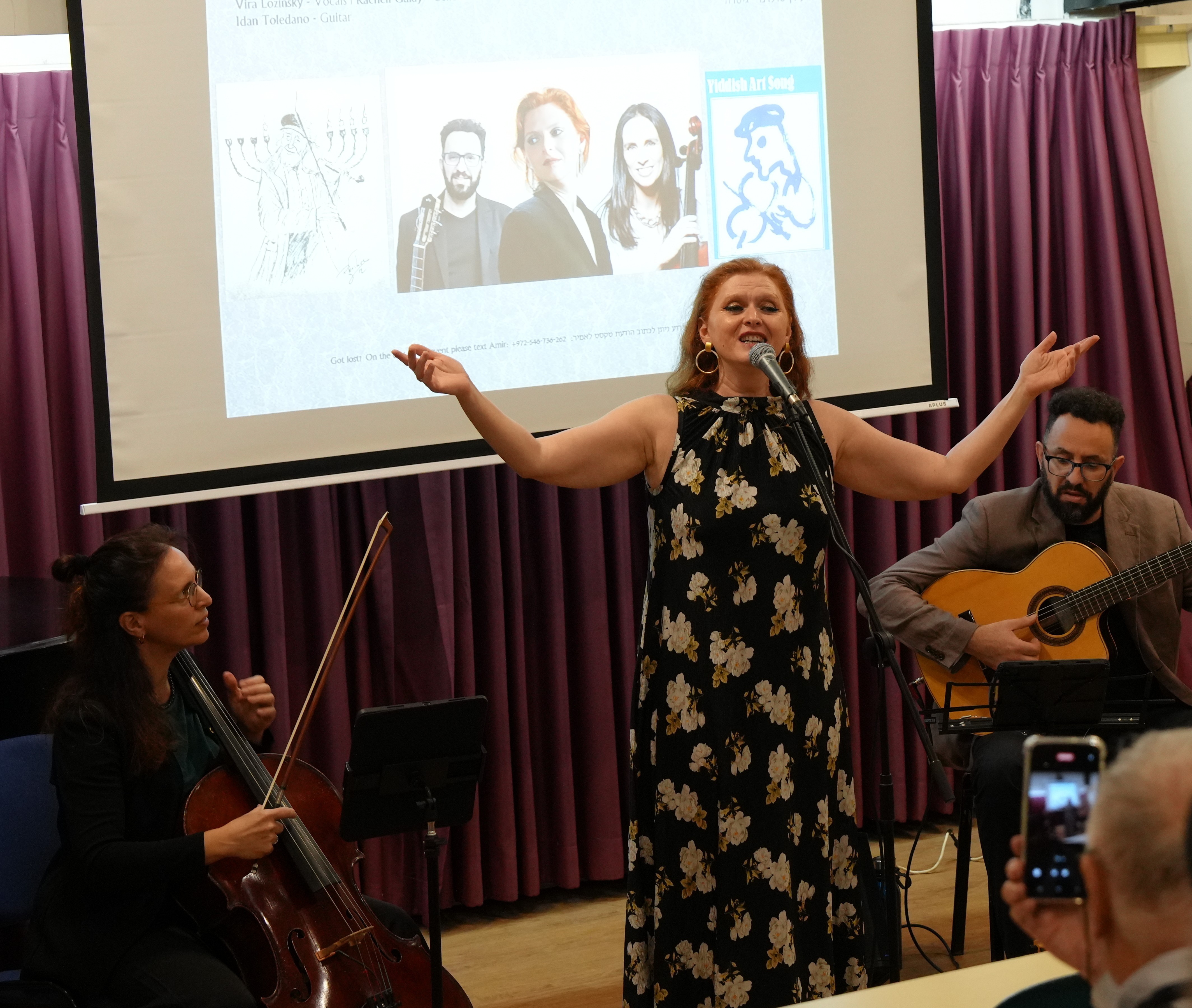 The Yiddish singer Vira Lozinsky with Trio Epele